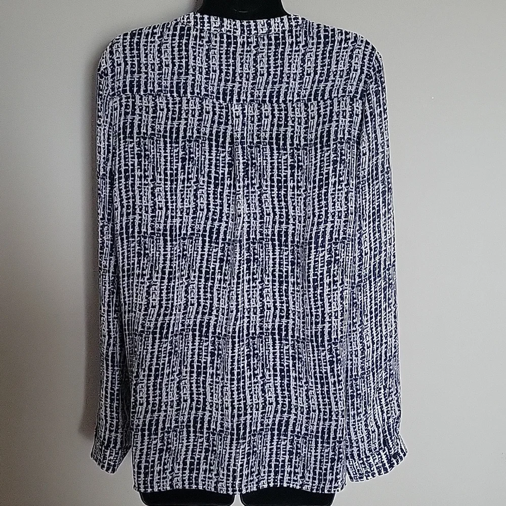 Ellui Button-Up Top - Picture 2 of 4